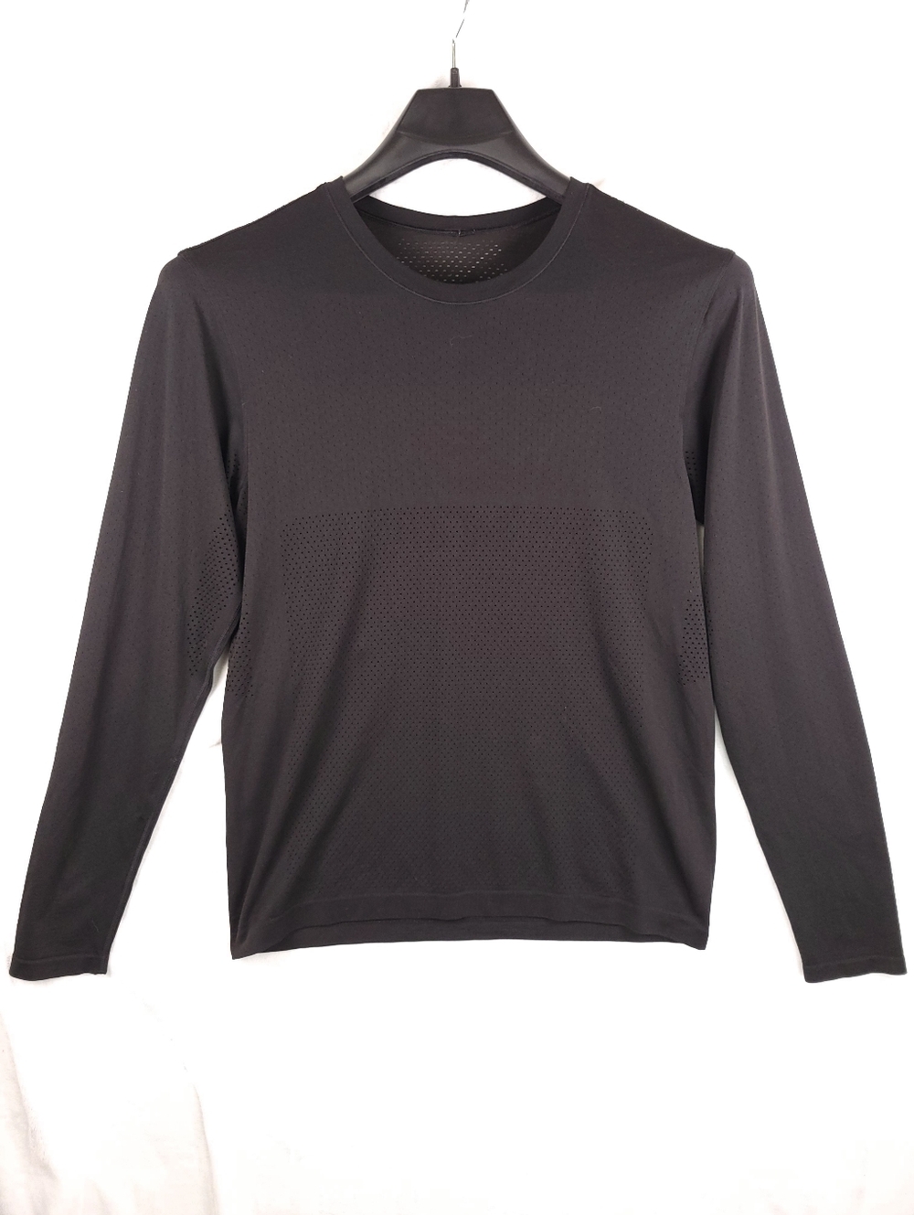Lululemon Black Perforated Long Sleeve M